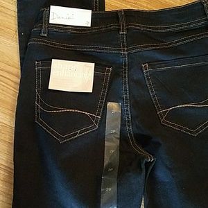 shape enhancing jeans